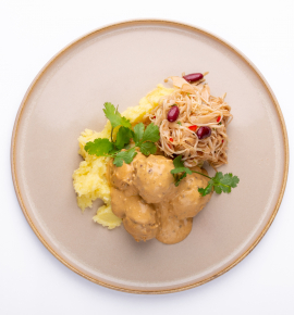 Chicken balls with cheese sauce